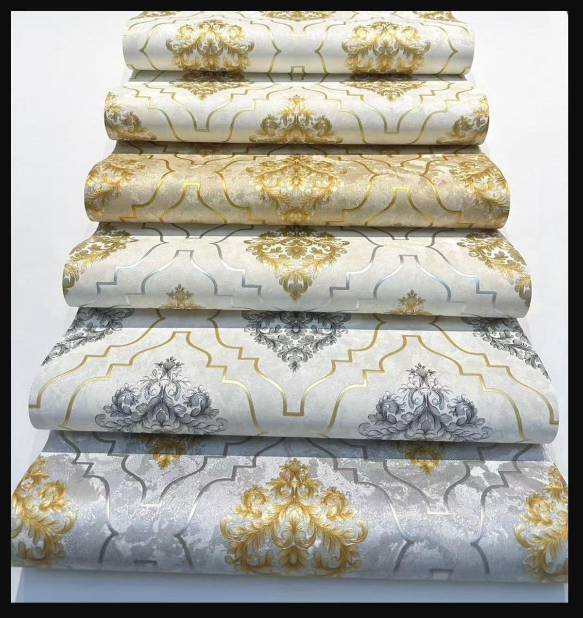 Damask wallpaer